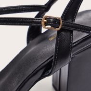 7ab0389d9e9afae5e6a1f528f672fbee521b285e_CMZ0783_4_black_pu_basic_strap_detail_low_heeled_sandals