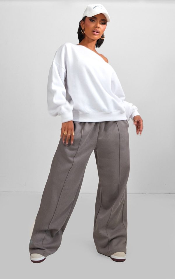 7bf05c95a1fd7e693252bbb51aa63f711f82c864_CNJ0025_3_shape_white_sweat_raw_edge_slouch_sweatshirt