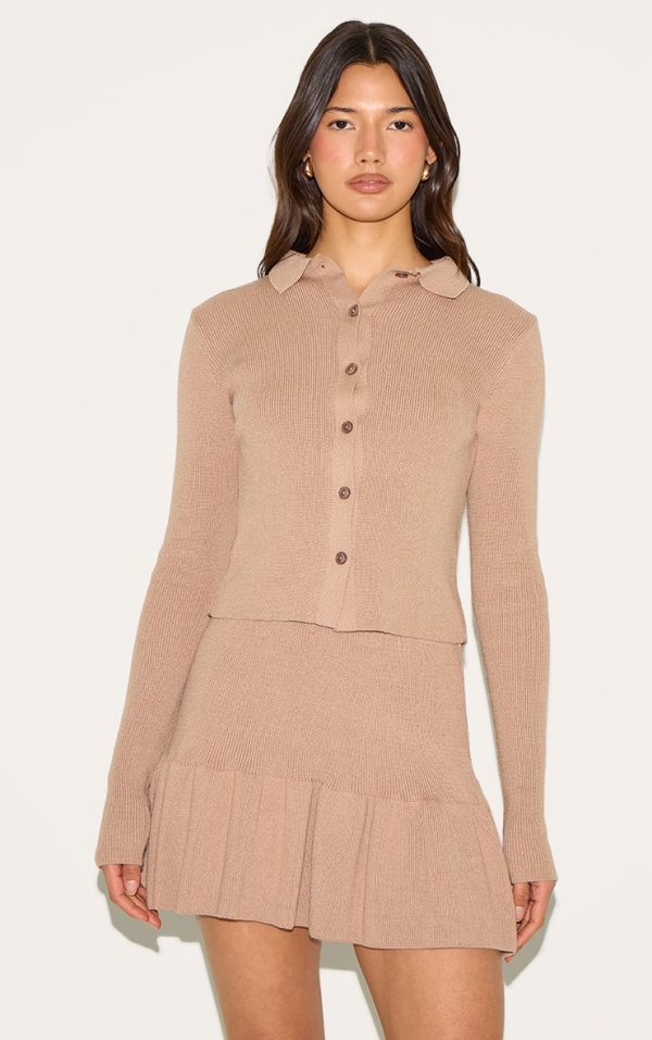 7c0f788e336e2161b3264ff1629fbbcbd0fe106f_CNM9216_1_mocha_knitted_button_through_top