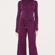 7c93995b5d64e61aed89609b36de91f47242adb5_CNL8058_1_prettylittlething_plum_washed_low_rise_oversized_wide_leg_joggers-1