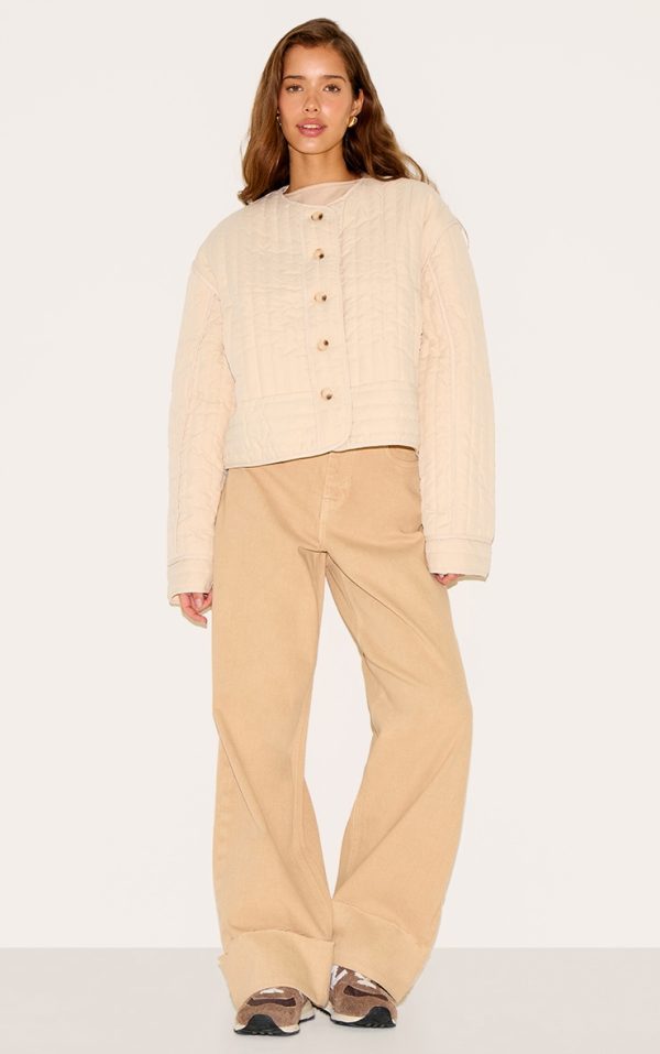 7d34eacbda11eb85936f7f3b5bba96d9e9a8ffd7_CNM1424_3_stone_button_up_round_neck_quilted_jacket