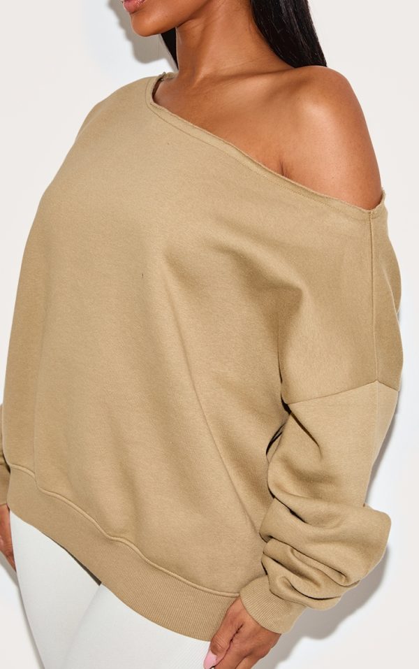 7d4fec97446f6a4ce2b3bf0e35264e00e67e6735_CNM0954_4_shape_khaki_sweat_raw_edge_slouch_sweatshirt
