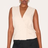 7e7136a5e0c4fdd72a725bc4e4a882a0d6bc94af_CNL9819_1_sand_boxy_asymmetric_waistcoat