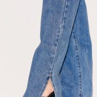 80abdbc61910f359306e8762ec8495e997c21148_CMM6580_4_vintage_wash_split_hem_jeans