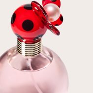 81f7ae72e6a1b0478300a9e2a2701cd27ddb4591_CNK9889_4_marc_jacobs_dot_edp_100ml