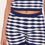 822abede56dd6dd2e43503df318bb1b27eccb643_CNN1075_5_petite_navy_knitted_striped_shorts