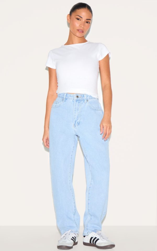 8376416cb4cc9146e61c88748b2f6c0b76871a8e_CNM0386_1_prettylittlething_petite_light_blue_high_waist_mom_jeans