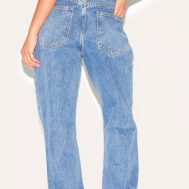 8386b6ab588de4c1f60f7ca447086e63285c6a28_CNM0075_3_prettylittlething_petite_mid_blue_wash_straight_leg_high_waist_jeans