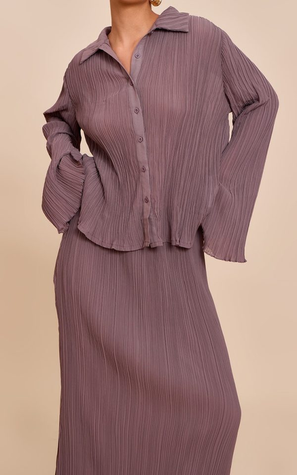 838e5726b4c62b05292cfc82cb36f98b8688de29_CNM5733_4_mushroom_chiffon_plisse_sheer_shirt