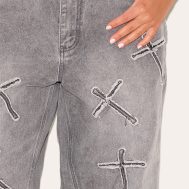 83e8f6e21b1f0928c11b29028c2140f3750ed776_CNH9755_4_plus_washed_black_cross_applique_detail_wide_leg_jeans