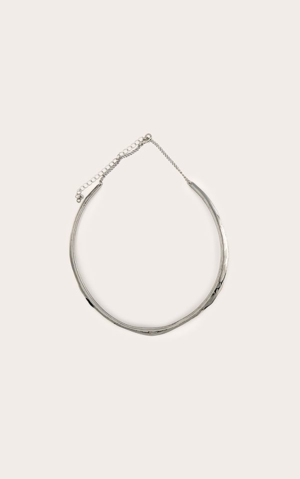 8400622773321562c1cb65976a6b7a9dec62d256_CNM2802_1_silver_metal_texture_choker