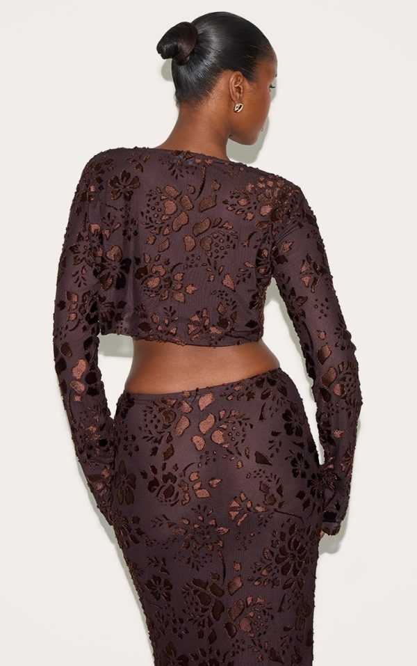 840d58e597f9272fecf833f441c265dc9832ed04_CNM5360_2_chocolate_floral_sheer_button_cropped_top