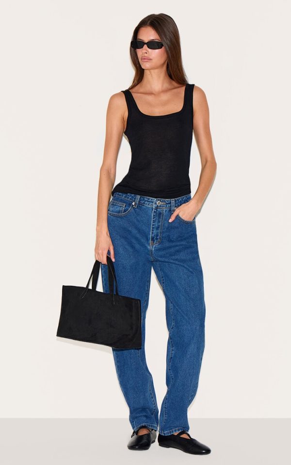 85930555d92790627da8969eecebd43fbaf54244_CNL7119_1_prettylittlething_dark_blue_high_waist_mom_jeans