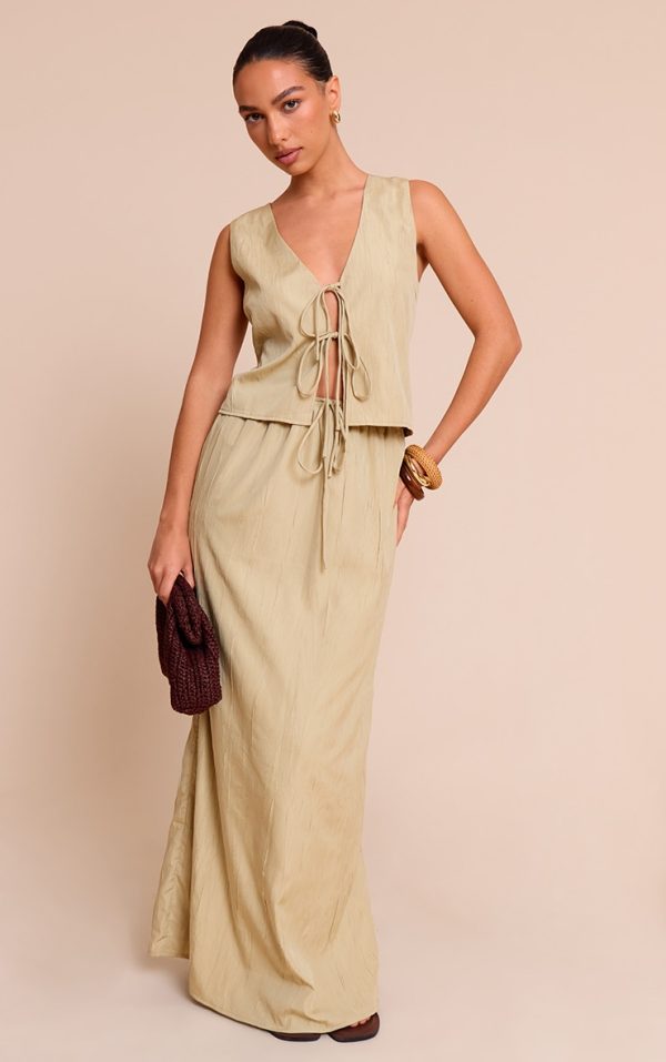 86932a88affb3cbbe177f73dcf2d65c25c1ba704_CNM2347_3_clay_textured_tie_detail_waistcoat