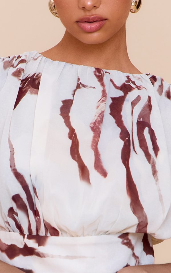 872087ffc6cb4ec6ebed22258a2dfac42a312478_CNN1878_4_white_shell_print_chiffon_ruched_crop_top