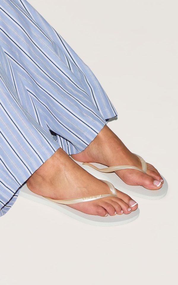8737227fe9e6d7d89bf4b3fbea7de88f3002b490_CMW1635_5_white_havaianas_slim