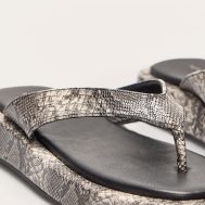 87e68e204ac85e2cd44627ebe08164f06028949c_CNL6569_4_snake_pu_round_toe_thong_flatform_sandals