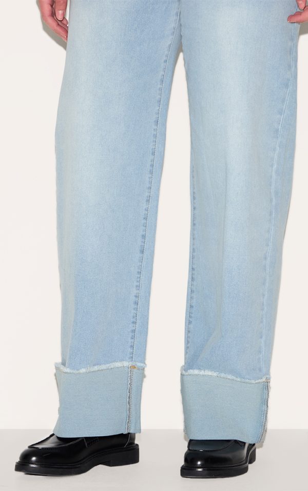 8a9297542724e9871f564b30b0163bf7d81be8e4_CNM1003_4_shape_light_blue_stretch_denim_highwaisted_distressed_turn_up_hem_jeans