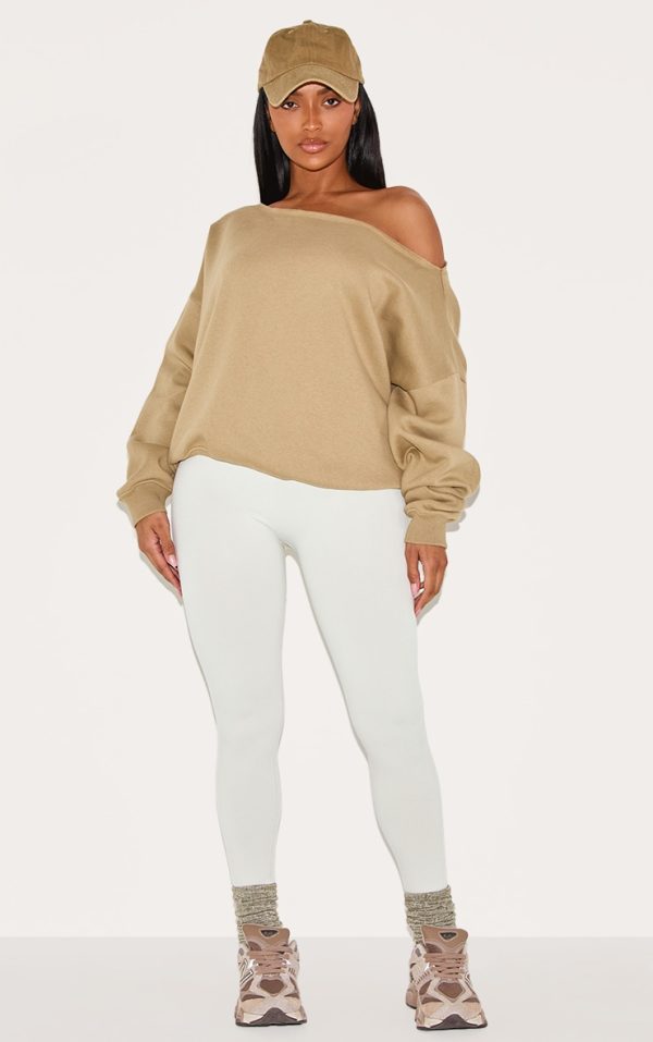 8b183e8073d964f033968f6995e68839a8a5ae7a_CNM0954_3_shape_khaki_sweat_raw_edge_slouch_sweatshirt