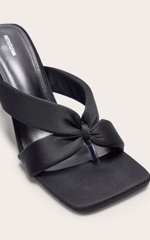 8b34f6154c9077d877159bfb8f604038947f40fc_CNI0205_4_black_square_toe_thong_padded_heeled_mules