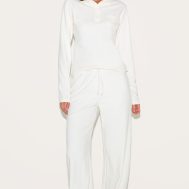 8bf1ed56419060ed03c6889b1192fa34d0384513_CNM6186_3_cream_long_sleeved_super_soft_v_neck_button_up_top