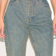 8bfd803865d4b9e6a61bab08d2e5bb5908515b6e_CNL7127_4_vintage_high_waist_straight_leg_jeans