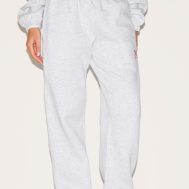 8c10ecfea22bd247c8b2ad60baf2fa4de325cddd_CNK1541_2_prettylittlething_grey_marl_oversized_cuffed_joggers