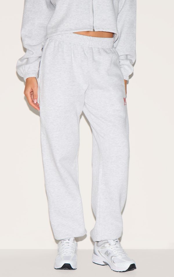8c10ecfea22bd247c8b2ad60baf2fa4de325cddd_CNK1541_2_prettylittlething_grey_marl_oversized_cuffed_joggers