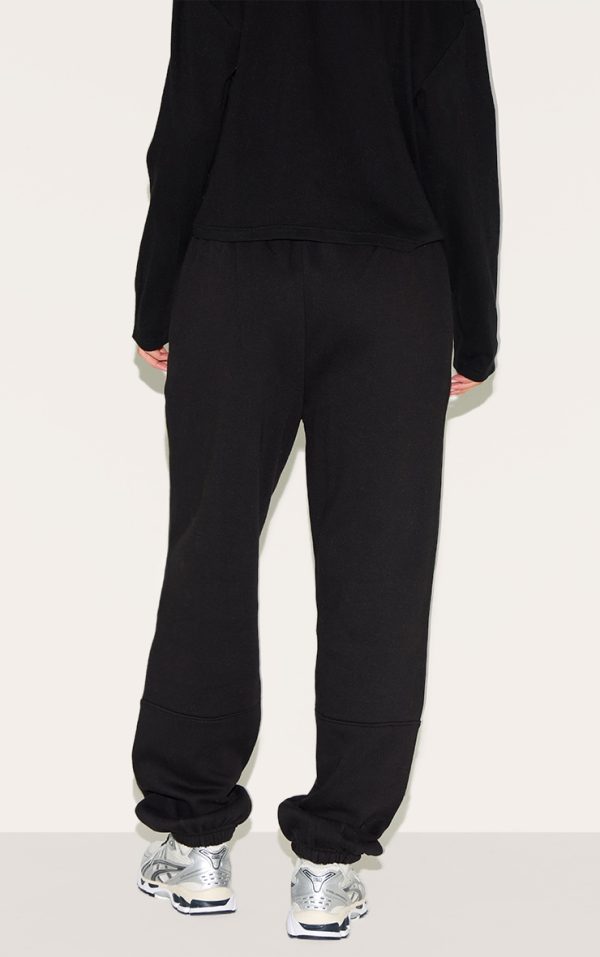 8c2720b845d076833ea0258588bf877fe57245f1_CNL9637_3_black_straight_leg_cuffed_seam_detail_joggers