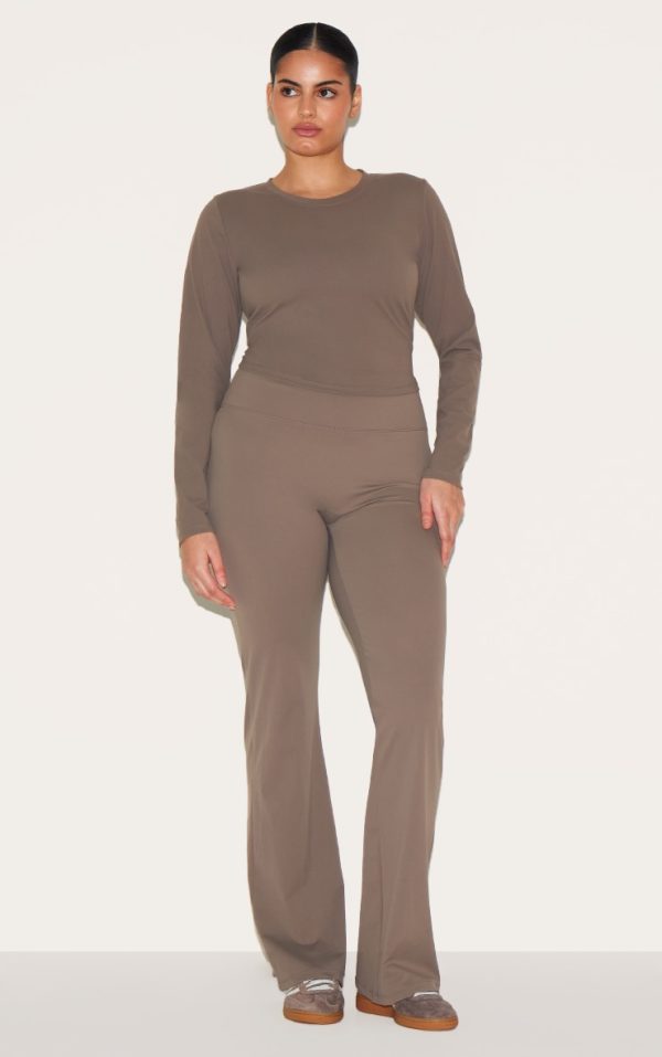 8cf9765da7201ee3292bed9766ba7fb375a22409_CNC2089_8_brown_sculpt_long_sleeve_gym_top