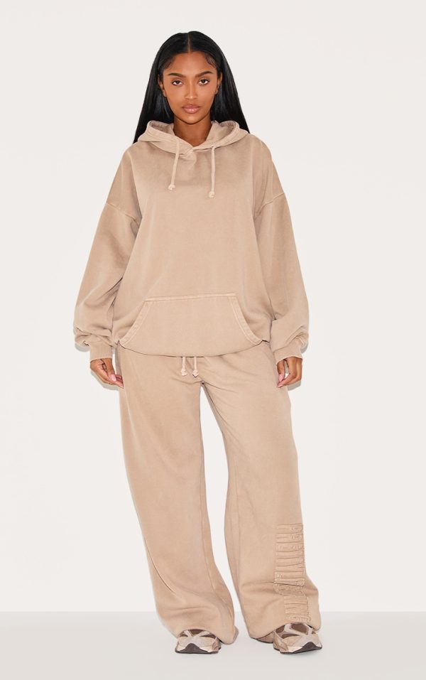 8d3df474a0ae241137af018bdc3ffefe376e7660_CNM1078_3_prettylittlething_shape_stone_hoodie