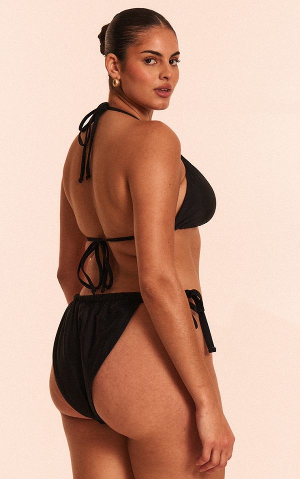 8da8aaaa8f10bb31dd75a4f6c19e4b013a27acf7_CNM2741_2_plus_black_basic_triangle_bikini_top