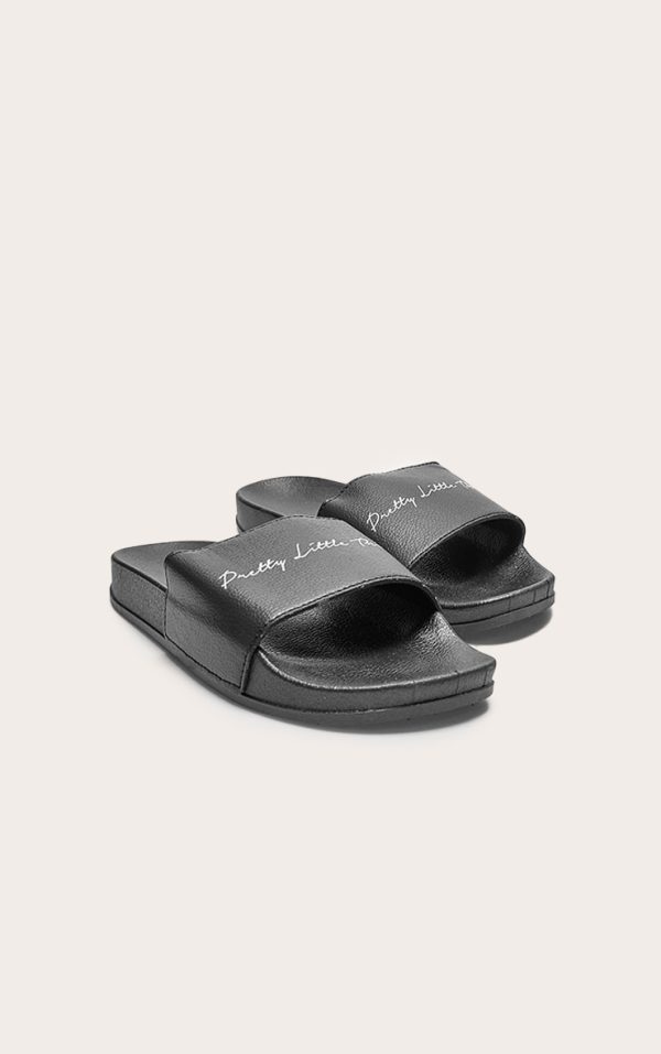 8dc80c3d5a2c87e8307b7b0ec01eb098d439eb3f_CMC2829_2_prettylittlething_black_slogan_sliders