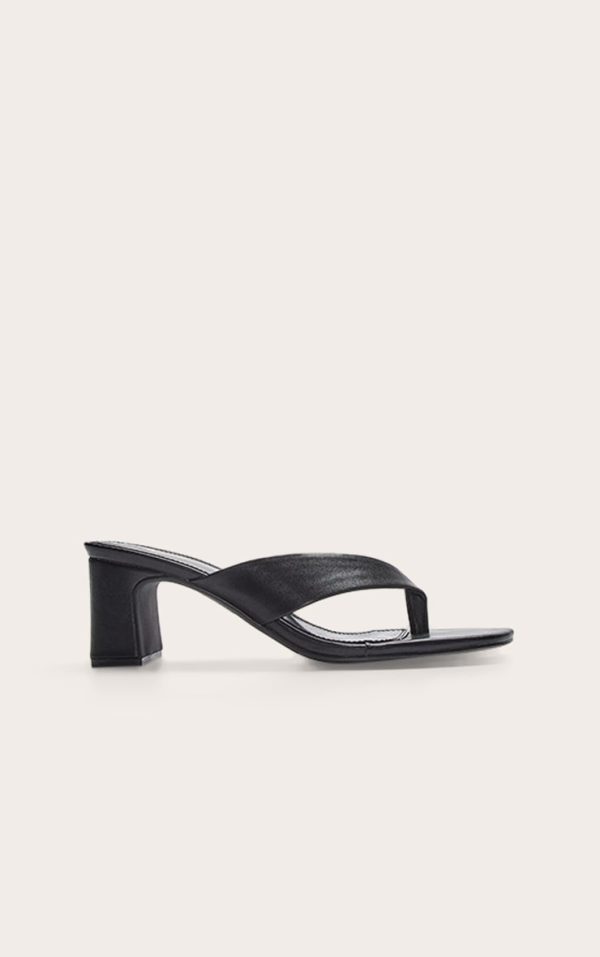 8e20b3003acc1270a4ff652a088d311a4b925f1c_CNM1044_1_black_pu_round_toe_thong_mid_block_heeled_mules