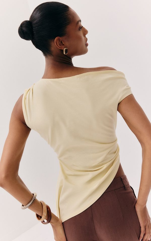 8e88e5d3b7115a9ba405cf636943816d894ff021_CNM9065_2_almond_asymmetric_shoulder_extreme_longline_top