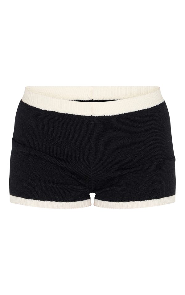 8f597aad219d7c62fec42012f7274ed43ed53c3f_CNN1079_6_petite_black_knitted_contrast_detail_mini_shorts