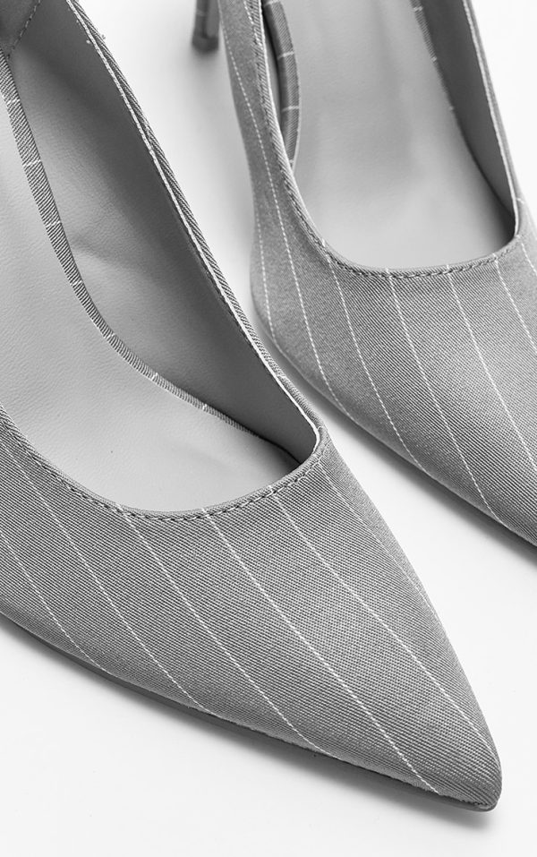 8f65d381c1699c9b6aa5d85ac351e37551af9f90_CNK1683_4_grey_pinstripe_point_toe_court_heels