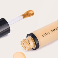 8f80d05bee03edf6bd6c6310295e986aa2f9d821_CNM9783_4_doll_smash_ultimate_coverage_concealer_cheeky