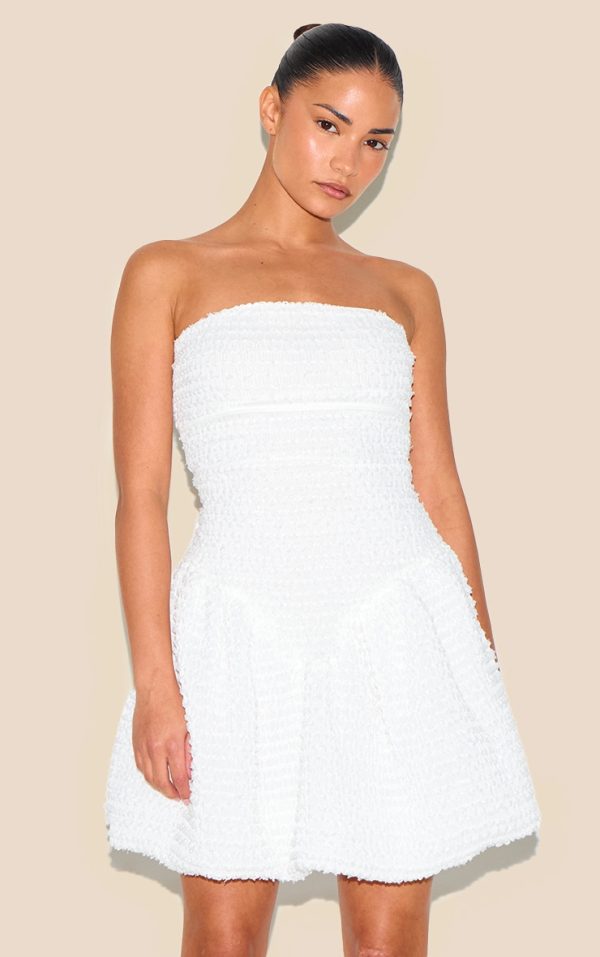 90651d7a75be57d275c1496cf10773891fe9002c_CNL9173_1_petite_white_jacquard_bandeau_puffball_dress
