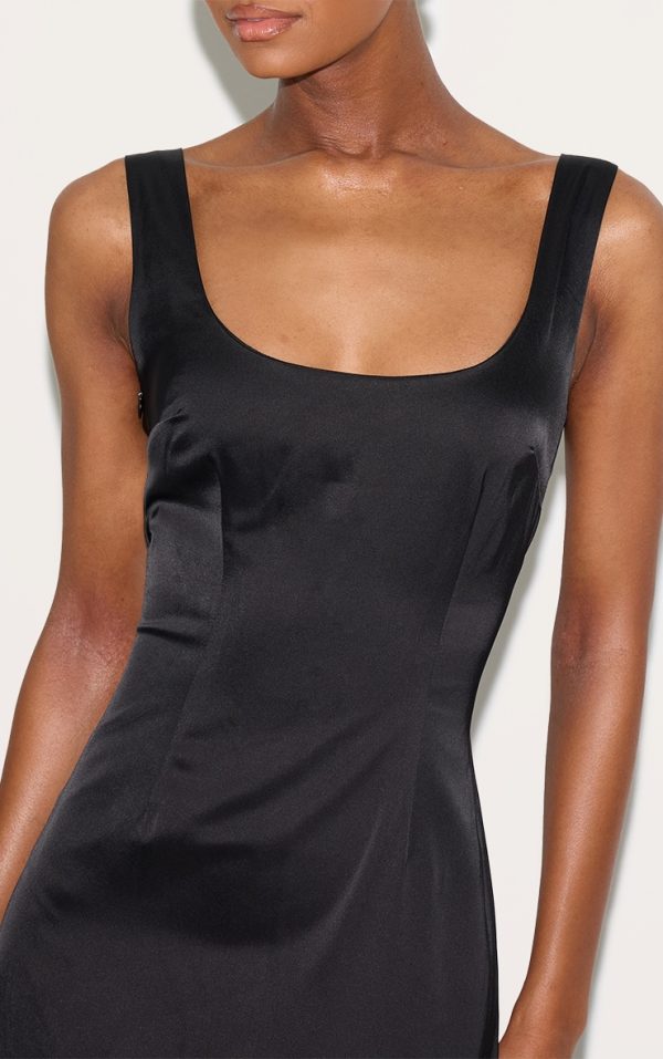 90d09d752429bad2f24fdd0455bea9b5e21601f9_CNM1577_4_black_satin_drop_waist_midi_dress