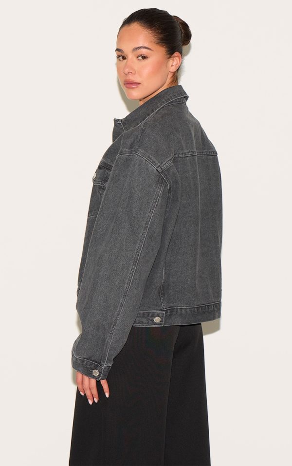 90f22e025faca4bbf1f7d5bf11d04b0e6a419d30_CNM2211_2_grey_oversized_classic_denim_jacket