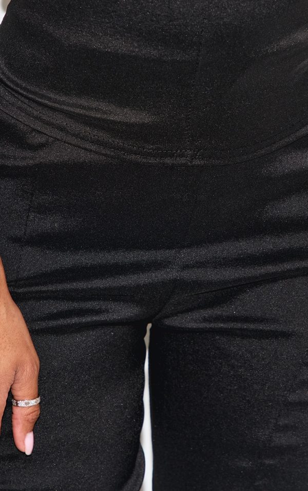 9155f5a213ee1cd2994c7860b05f62fefcfee36c_CNM2077_4_shape_black_stretch_woven_pintuck_capri_pants