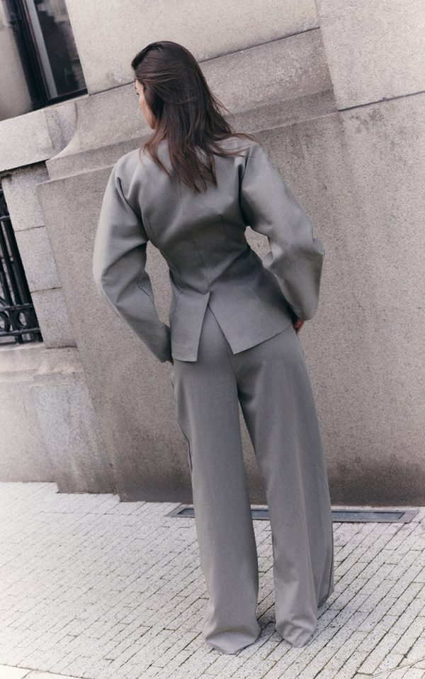 9175ece67d59b8207d7eba363f4b6eb858640e5f_CNL7292_2_grey_premium_woven_tailored_wide_leg_pleated_trousers