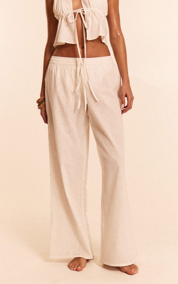 91d5d731458f195f41df1f6d3c19aac384832392_CNL9862_2_white_textured_woven_wide_leg_beach_trouser