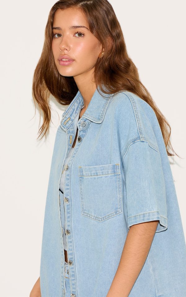 91f9db437d124bc4fbbd1cb0734168a030277967_CNM0848_4_light_blue_short_sleeved_boxy_style_denim_shirt