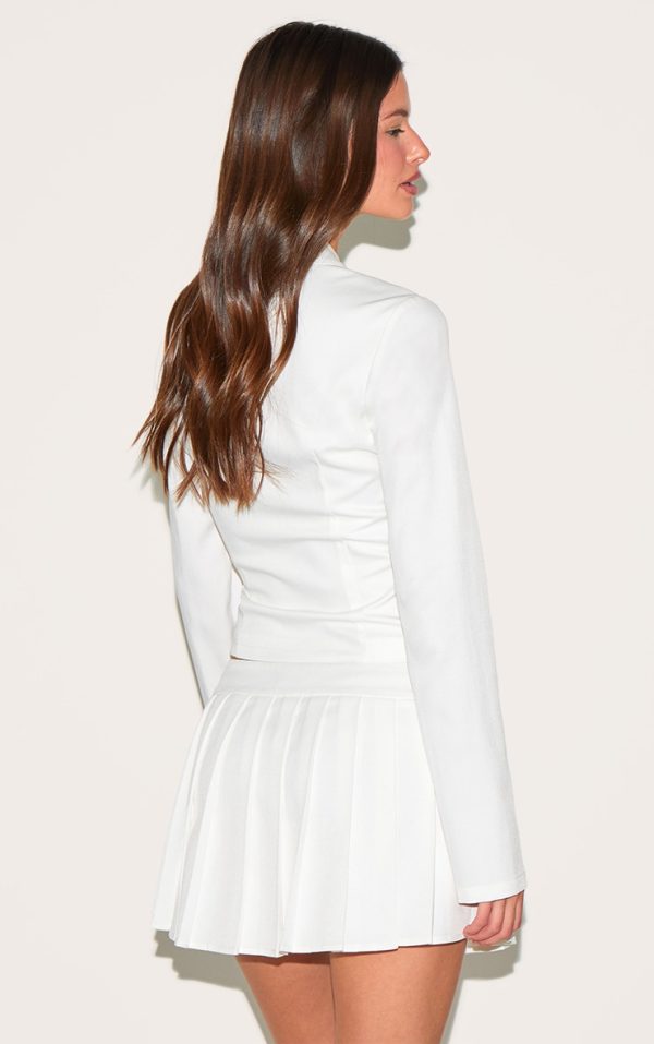 9367454a02b1bc2ecc97fb6d0cfb909c7a538c1a_CNM4954_2_white_cinched_waist_button_detail_shirt