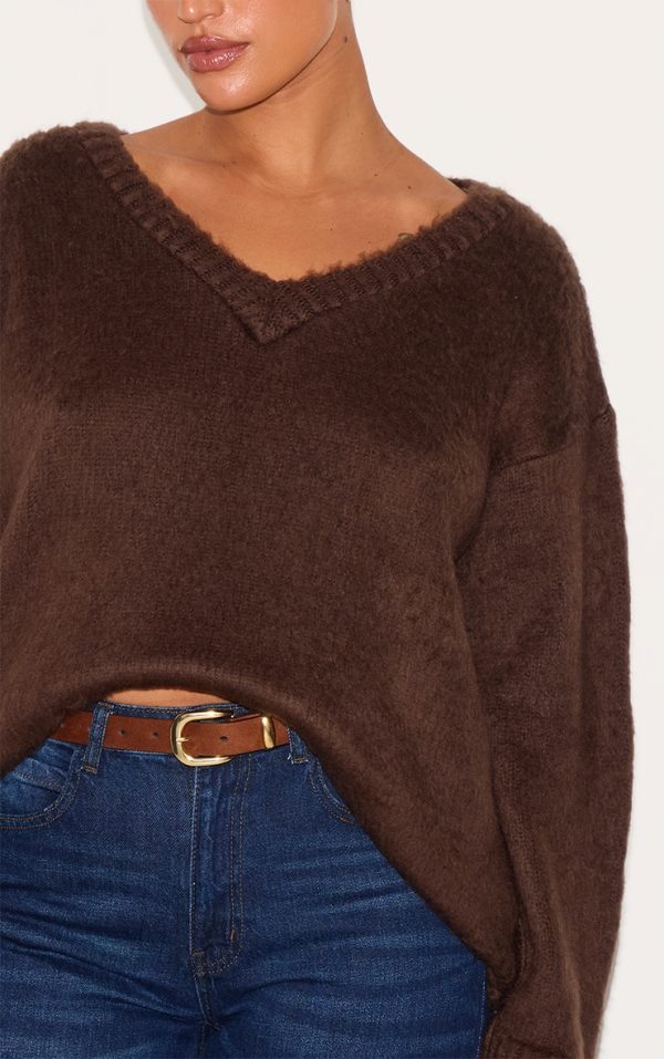 938ae0b610c17404e29dd3c4955987df1e0e8b29_CNM5180_4_plus_chocolate_slouchy_v_neck_eyelash_knit_jumper