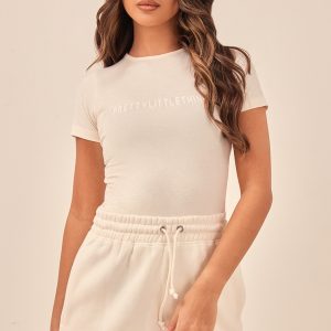 PRETTYLITTLETHING Off White Logo Short Sleeved Bodysuit