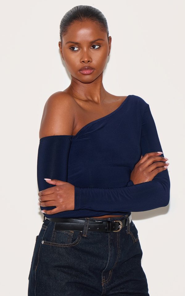 945ecbf3e426ce607d400141a0f554bc01c93f9e_CNM2372_4_navy_open_back_asymmetric_long_top