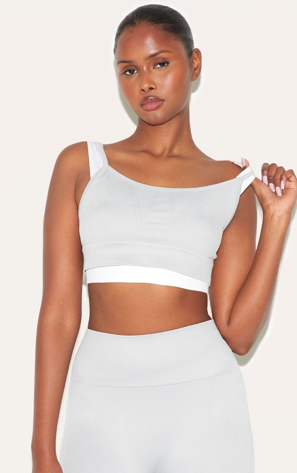 94803303388fec3a7e423612bf96ac384f07af5c_CNM3806_4_light_grey_seamless_double_layered_sports_bra